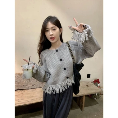 Áo khoác len cardigan dài tay croptop retro thời trang QCCC KUNKUN SP214 giá 209.000₫ 7 Áo khoác len cardigan dài tay croptop retro thời trang QCCC KUNKUN SP214 giá 209.000₫ 7