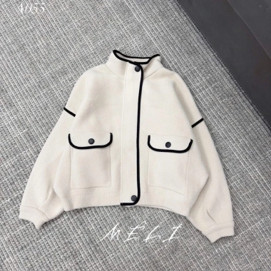 Áo khoác len ép viền 2 túi trước siu xinh QCCC freesize – Giá 515k (giảm 123k) Áo khoác len ép viền 2 túi trước siu xinh QCCC freesize – Giá 515k (giảm 123k)