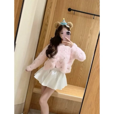 Áo khoác lông Cadigan cúc ngọc đinh đá Siu Hót QCL1 freesize - Giá 269k (giảm từ 344k) 7 Áo khoác lông Cadigan cúc ngọc đinh đá Siu Hót QCL1 freesize - Giá 269k (giảm từ 344k) 7