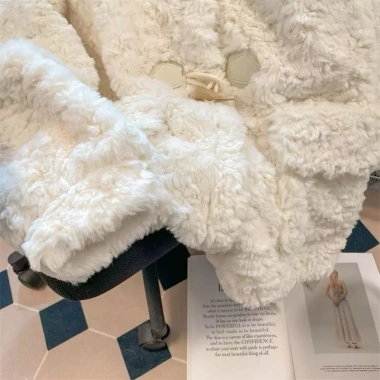 Áo khoác lông cừu mềm mịn khuy sừng hottrend mùa đông KUNKUN SP407 Giá 269.000₫