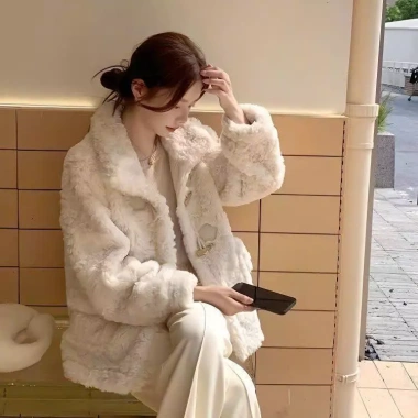 Áo khoác lông cừu mềm mịn khuy sừng hottrend mùa đông KUNKUN SP407 Giá 269.000₫