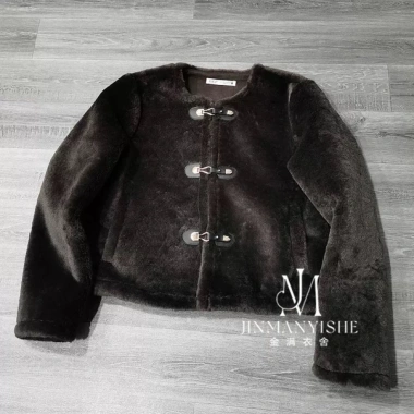 Áo khoác lông Đỏ Zara đính dây cúc – Giá chỉ 600.000, giảm 144.000