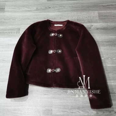 Áo khoác lông Đỏ Zara đính dây cúc – Giá chỉ 600.000, giảm 144.000