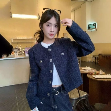 Áo khoác mùa đông nữ xanh dương kiểu Hàn Quốc – Tweed nhẹ, chắn gió, đường phố