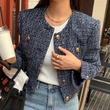 Áo khoác mùa đông nữ xanh dương kiểu Hàn Quốc – Tweed nhẹ, chắn gió, đường phố