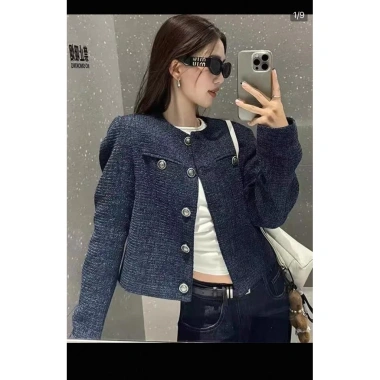 Áo khoác mùa đông nữ xanh dương kiểu Hàn Quốc – Tweed nhẹ, chắn gió, đường phố 10 Áo khoác mùa đông nữ xanh dương kiểu Hàn Quốc – Tweed nhẹ, chắn gió, đường phố 10