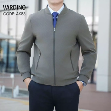 Áo khoác nam bomber VARDINO AK81-83 bo chun gấu, tay bo, màu xanh bộ đội & xám – Giá ưu đãi 1,187,500₫ 9