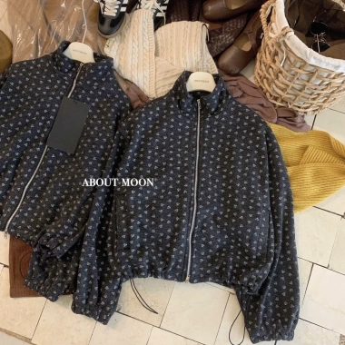 Áo khoác nỉ hoa nhí lót nhung ấm áp, thời trang mùa thu đông - Giá chỉ 680.000₫ 10 Áo khoác nỉ hoa nhí lót nhung ấm áp, thời trang mùa thu đông - Giá chỉ 680.000₫ 10