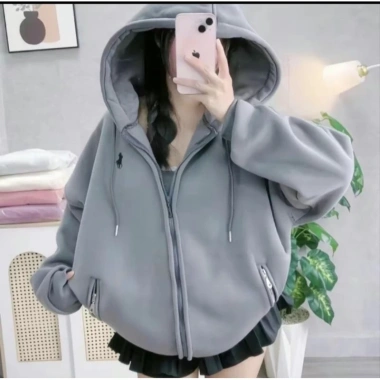 Áo khoác nỉ tay bồng logo ngựa – Rộng mặc, siêu xinh, giảm giá 79.000₫, giá gốc 95.590₫