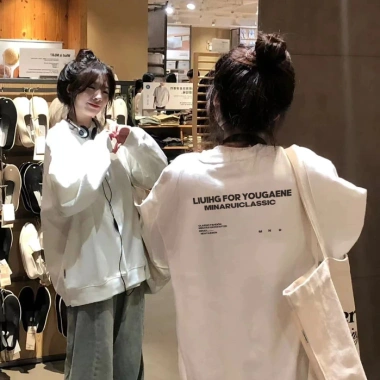 Áo khoác nỉ trắng dài tay unisex size lớn RTOML local brand giảm giá 119.999đ