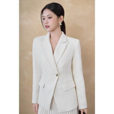 Áo khoác nữ vest dạ tuýt vạt xéo MUNCCI đỏ/trắng kem – Chảnh công sở, ưu đãi 22%