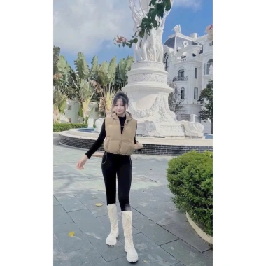 Áo Khoác Phao Gile Ghi Le Nhung Lỳ Freesize Không Tay Có Mũ 2 Túi Dây Rút Gấu 5 Áo Khoác Phao Gile Ghi Le Nhung Lỳ Freesize Không Tay Có Mũ 2 Túi Dây Rút Gấu 5