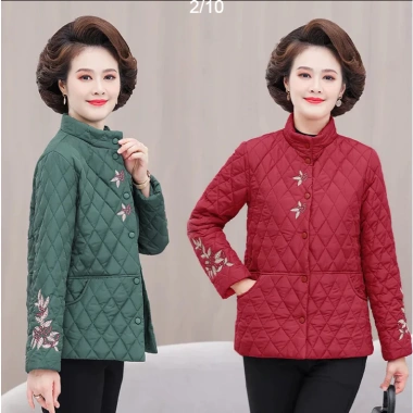 Áo khoác phao siêu nhẹ thêu họa tiết thu đông 2.023 cho nữ trung niên - Giá 468.942₫ 2 Áo khoác phao siêu nhẹ thêu họa tiết thu đông 2.023 cho nữ trung niên - Giá 468.942₫ 2