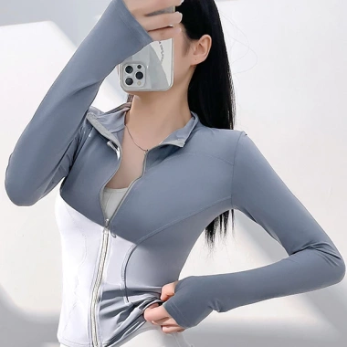 Áo khoác tập gym Ak01 – Chống nắng UV, co dãn 4 chiều, cao cấp, chỉ 79.000₫