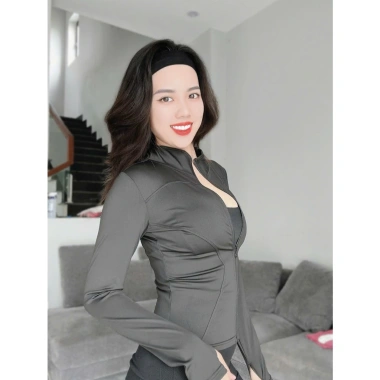 Áo khoác thể thao nữ UNIQ vải thoáng khí tay dài xỏ ngón chống nắng UV - Giá 250k 6 Áo khoác thể thao nữ UNIQ vải thoáng khí tay dài xỏ ngón chống nắng UV - Giá 250k 6