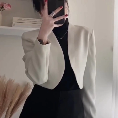 Áo khoác vest blazer Mely Fashion croptop vạt bầu dài tay hai lớp, đệm vai ruby 310.000₫