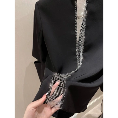 Áo khoác vest dây chuyền mở lưng phong cách nữ tính mùa xuân thu 2.025 thiết kế cao cấp giảm giá 22% 6 Áo khoác vest dây chuyền mở lưng phong cách nữ tính mùa xuân thu 2.025 thiết kế cao cấp giảm giá 22% 6