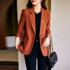 Áo khoác vest đỏ nho nữ mùa thu 2.023 – Thiết kế thoải mái, sang trọng, phù hợp dạo phố