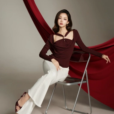 Áo kiểu KAYLIN Ruby Top tay dài cổ chéo, vải thun cotton co giãn, mẫu TET COLLECTION - Giá 390.000đ