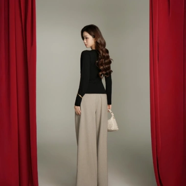 Áo kiểu KAYLIN Ruby Top tay dài cổ chéo, vải thun cotton co giãn, mẫu TET COLLECTION - Giá 390.000đ
