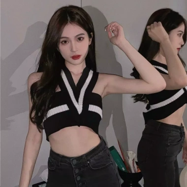 Áo kiểu nữ quây chéo lưng sexy - Thiết kế quyến rũ, giá chỉ 103.500₫ giảm từ 127.305₫ 3 Áo kiểu nữ quây chéo lưng sexy - Thiết kế quyến rũ, giá chỉ 103.500₫ giảm từ 127.305₫ 3