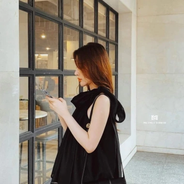Áo kiểu tơ cổ nơ yếm xuông - Thiết kế duyên dáng, giảm 22 phần trăm chỉ 123.510₫