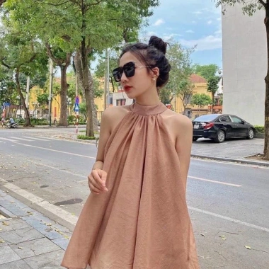 Áo kiểu tơ cổ nơ yếm xuông - Thiết kế duyên dáng, giảm 22 phần trăm chỉ 123.510₫