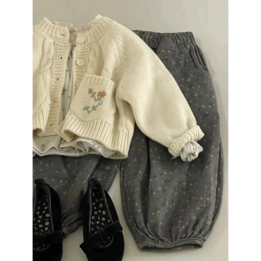 Áo Len Bé Gái Dệt Kim Cardigan Mùa Thu Thời Trang Hàn Quốc – Siêu ấm, Giá ưu đãi 238k