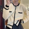 Áo len cardigan cổ tròn đính cúc, túi ngực Hàn Quốc - Tiểu thư, chỉ 187.620₫