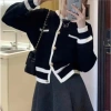 Áo len cardigan cổ tròn đính cúc, túi ngực Hàn Quốc - Tiểu thư, chỉ 187.620₫ 2