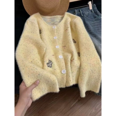Áo len cardigan trắng thêu nơ hồng, form rộng, lông mềm, dễ thương – Giá giảm còn 280.000 VND