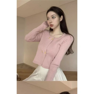 Áo len dài tay 4 khuy cúc đối xứng dáng ngắn, phong cách nữ tính - Giá 140.420₫