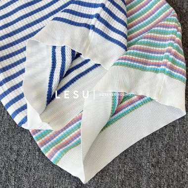 Áo len dệt kim kẻ ngang bo viền màu tay ngắn – Giá chỉ 245.000₫, giảm từ 318.500₫ 6 Áo len dệt kim kẻ ngang bo viền màu tay ngắn – Giá chỉ 245.000₫, giảm từ 318.500₫ 6