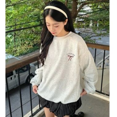 Áo len họa tiết chữ nổ 2.026 - Áo nỉ cổ tròn unisex 380GSM 100% cotton RTOML 119.999₫ 2 Áo len họa tiết chữ nổ 2.026 - Áo nỉ cổ tròn unisex 380GSM 100% cotton RTOML 119.999₫ 2