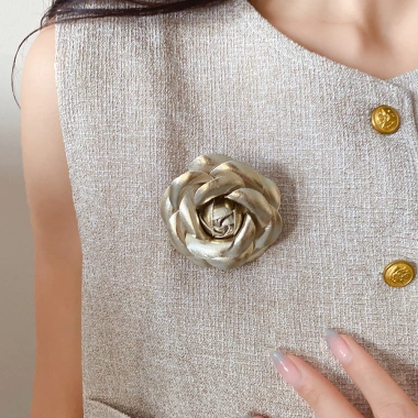 Áo len hoa trâm nhung da vintage phong cách tinh tế, thiết kế độc đáo cho mùa thu - Giá chỉ 48,598₫ 5