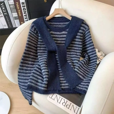 Áo len kẻ sọc ngang rộng kèm khăn quàng cổ rời KUNKUN SP412 - 219.000 VND