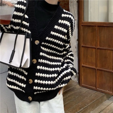 Áo len nữ cỡ lớn kẻ sọc FH thu sớm, cardigan dệt kim thoải mái rộng rãi 190k 3