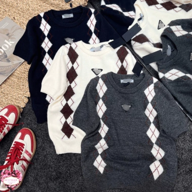 Áo Len Nữ Prad Logo Nổi Freesize Babytee Tôn Dáng, Mềm Mịn Dày Dặn Siêu Ấm - Giá 380.000₫ Hàng QCCC Loại 1 2