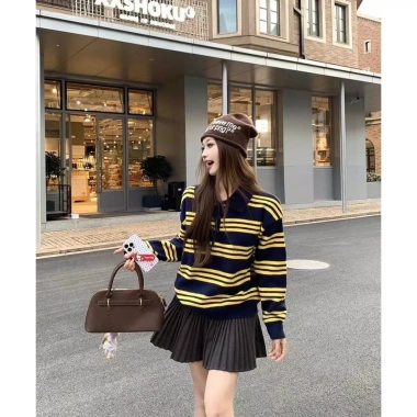 Áo len polo dài tay nữ kẻ sọc chất len dày dặn mềm mịn QCCC Loại 1 giá 189k 4 Áo len polo dài tay nữ kẻ sọc chất len dày dặn mềm mịn QCCC Loại 1 giá 189k 4