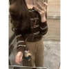 Áo Len Polo Nữ Kẻ Nâu Basic - Giá 216.000₫ (Giảm 19%) – Thoáng Mát, Đa Dụng 2