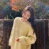 Áo len sáp nữ Oversize hổ phách cổ tròn, lông chồn giả mềm mại - giảm giá 19%