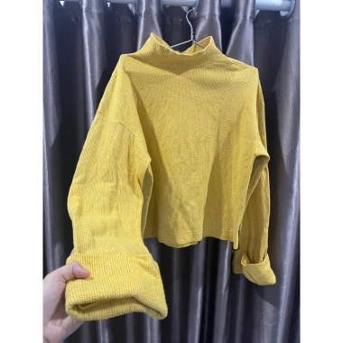 Áo len Zara size S thanh lý - Giá 350.000 VND, chất liệu mềm mại, thời trang 4 Áo len Zara size S thanh lý - Giá 350.000 VND, chất liệu mềm mại, thời trang 4