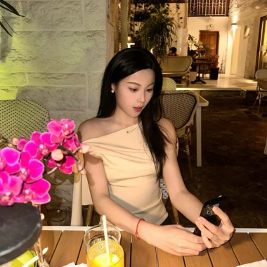 Áo Lưới Lệch Vai – Dễ Phối Đồ, Buộc Nơ, Ôm Body Tôn Dáng, Giá 165k