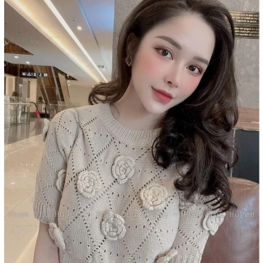 Áo Montoghi Cổ Tròn Croptop Trám Hoa Nữ Đẹp Giá Gốc 178k Giảm còn 138k