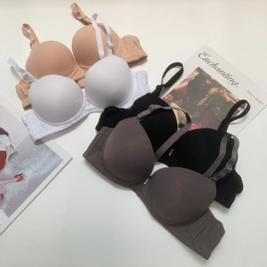 Áo Ngực Mút Vừa Gọng Nâng Ngực Cup V Đúc Su Lỗ Thoáng Khí AMYBRA A031 - Giá 100k