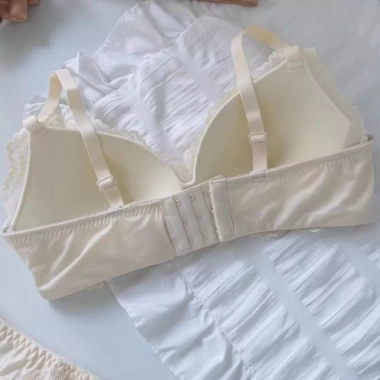 Áo ngực ren không gọng mút mỏng nhẹ AMYBRA A2.004 - Áo lót nữ đính nơ, giá ưu đãi 103.000 VND