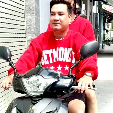 Áo Nỉ Chần Bông Cổ Tròn In Phồng Chữ GETMOTEY Form Rộng Size Chuẩn Nam Nữ
