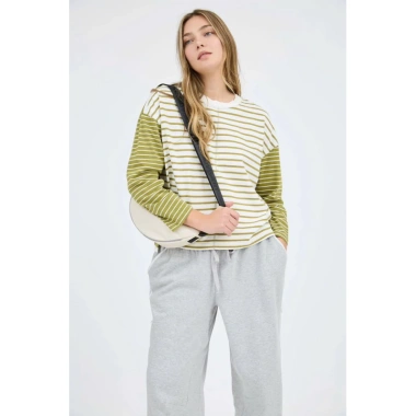 Áo nỉ nữ size L giảm giá 98k - chất liệu mềm, thiết kế thời trang, chỉ 98.000đ