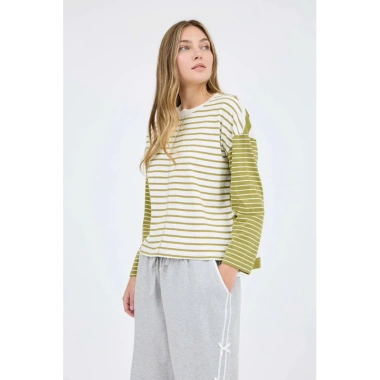 Áo nỉ nữ size L giảm giá 98k - chất liệu mềm, thiết kế thời trang, chỉ 98.000đ