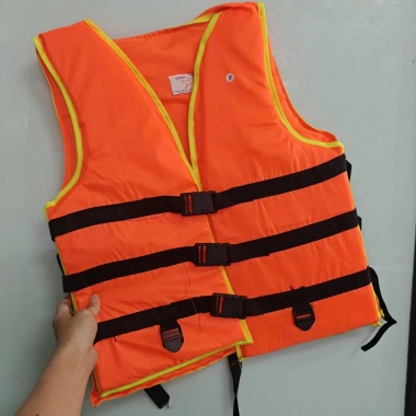 Áo phao bơi cứu hộ đa kích cỡ, an toàn tuyệt đối cho mọi hoạt động dưới nước - Giá 90.000đ 5 Áo phao bơi cứu hộ đa kích cỡ, an toàn tuyệt đối cho mọi hoạt động dưới nước - Giá 90.000đ 5